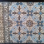 oude tegelvloer blauw